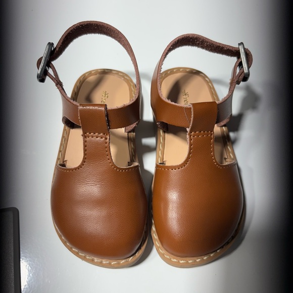 Freshly Picked hard sole size 5 - Picture 1 of 3